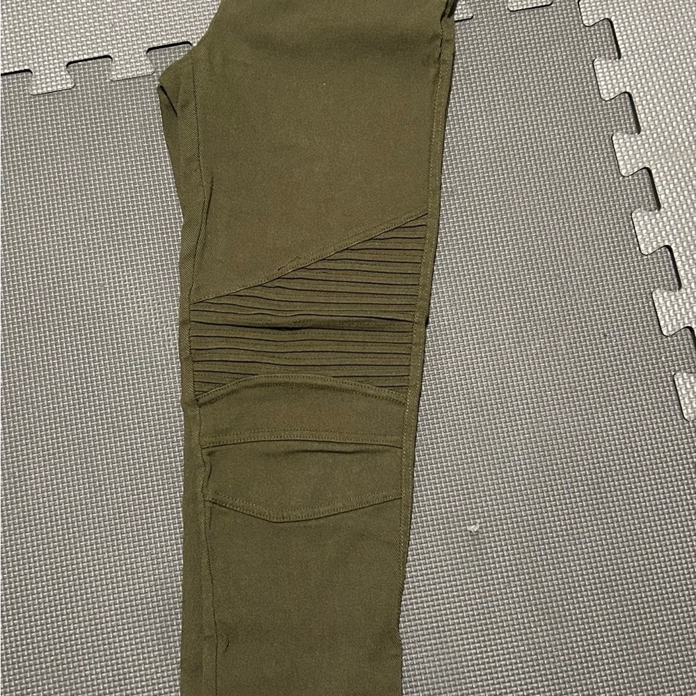 LARA Olive Green Leggings